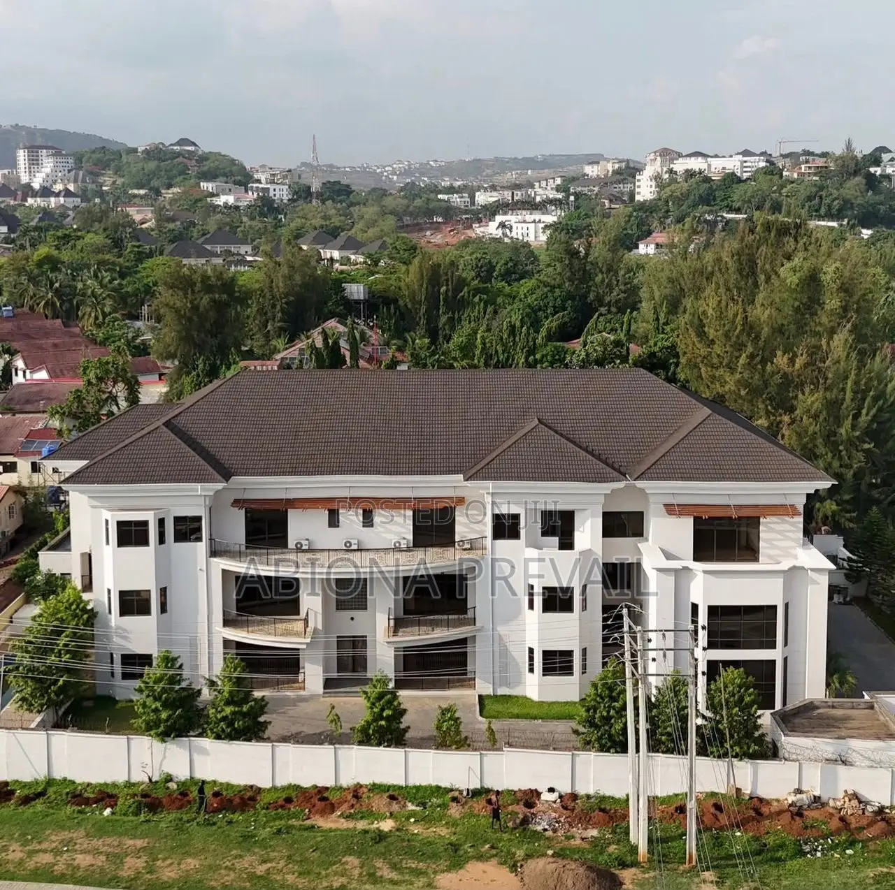 17bdrm Penthouse in Maitama District for sale in Maitama