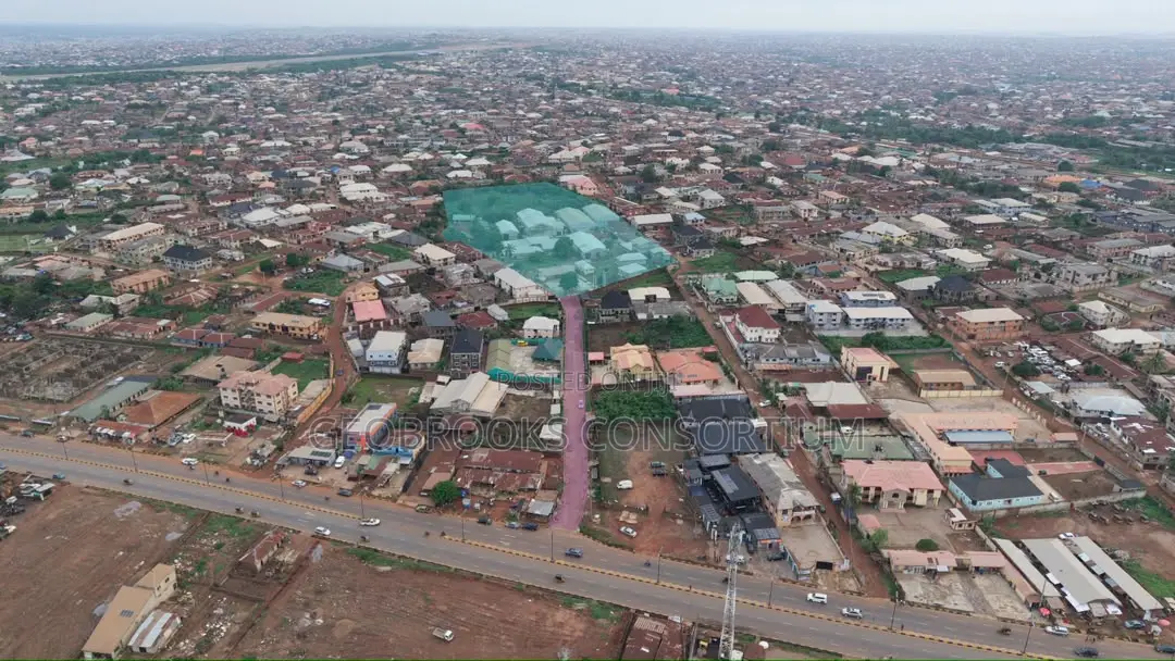 Prime 6-Acre Commercial Property With Warehouses – Old-Ife Rd. in Alakia