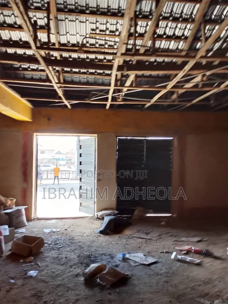 Lease Egbeda Big Shop/ Mini Warehouse in A in Egbeda