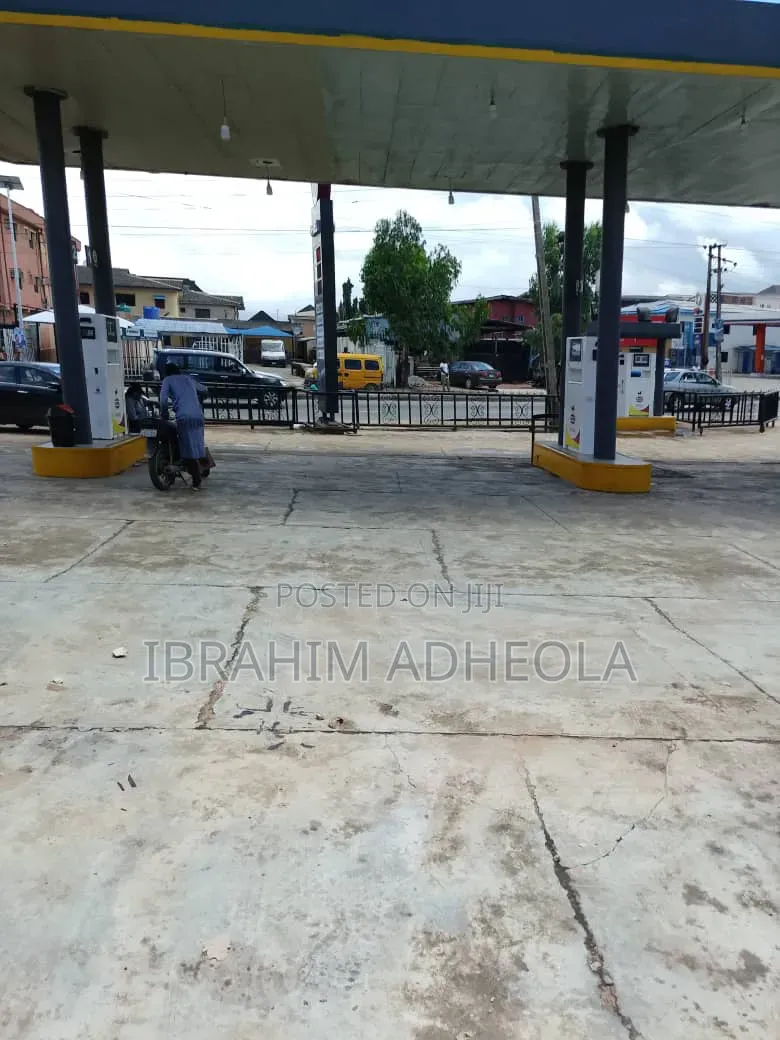 Lease Egbeda Big Shop/ Mini Warehouse in A in Egbeda