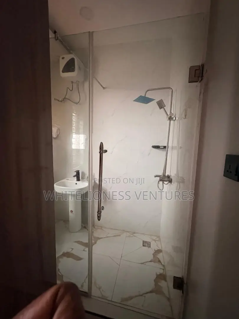 Furnished 2bdrm Block of Flats in Lekki Phase1 for rent in Lekki Phase 1