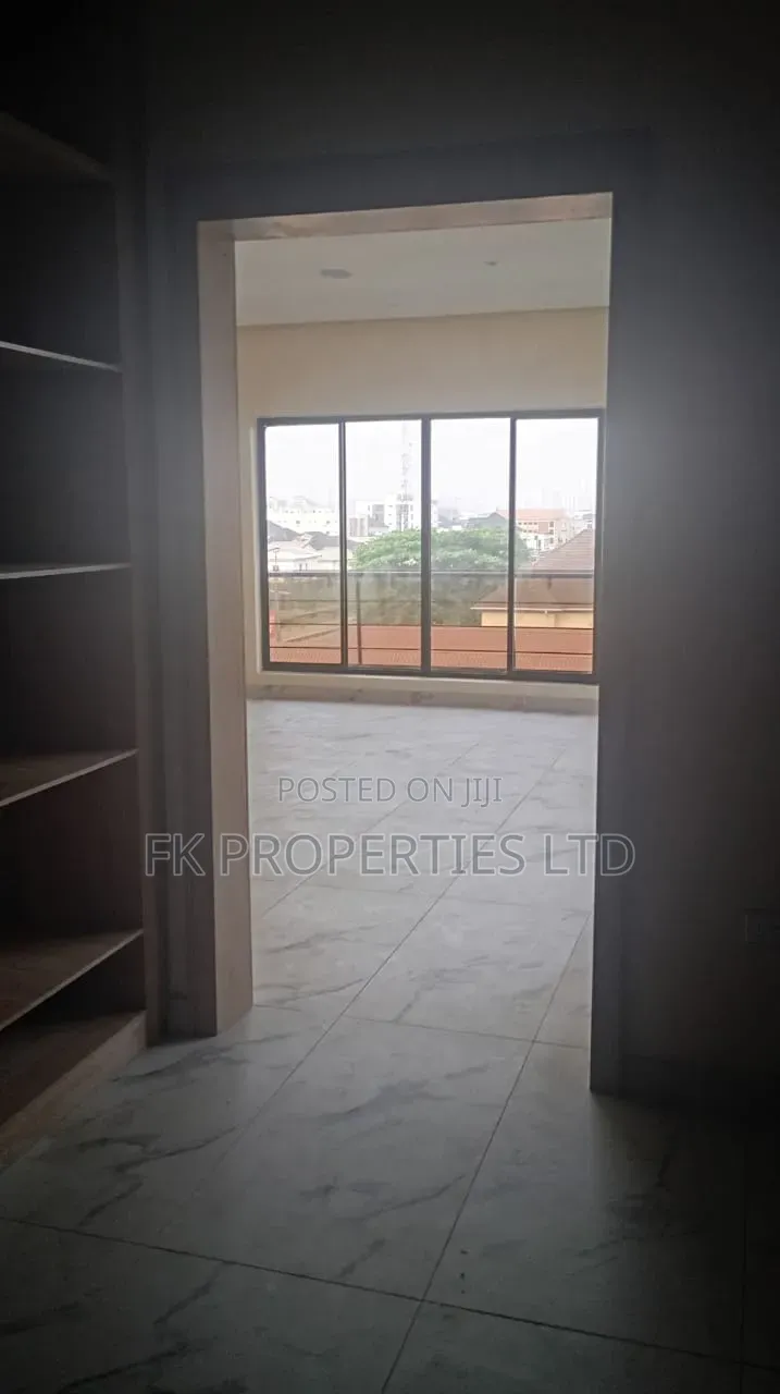 6bdrm Mansion in Lekki Phase 1 for sale in Lekki Phase 1
