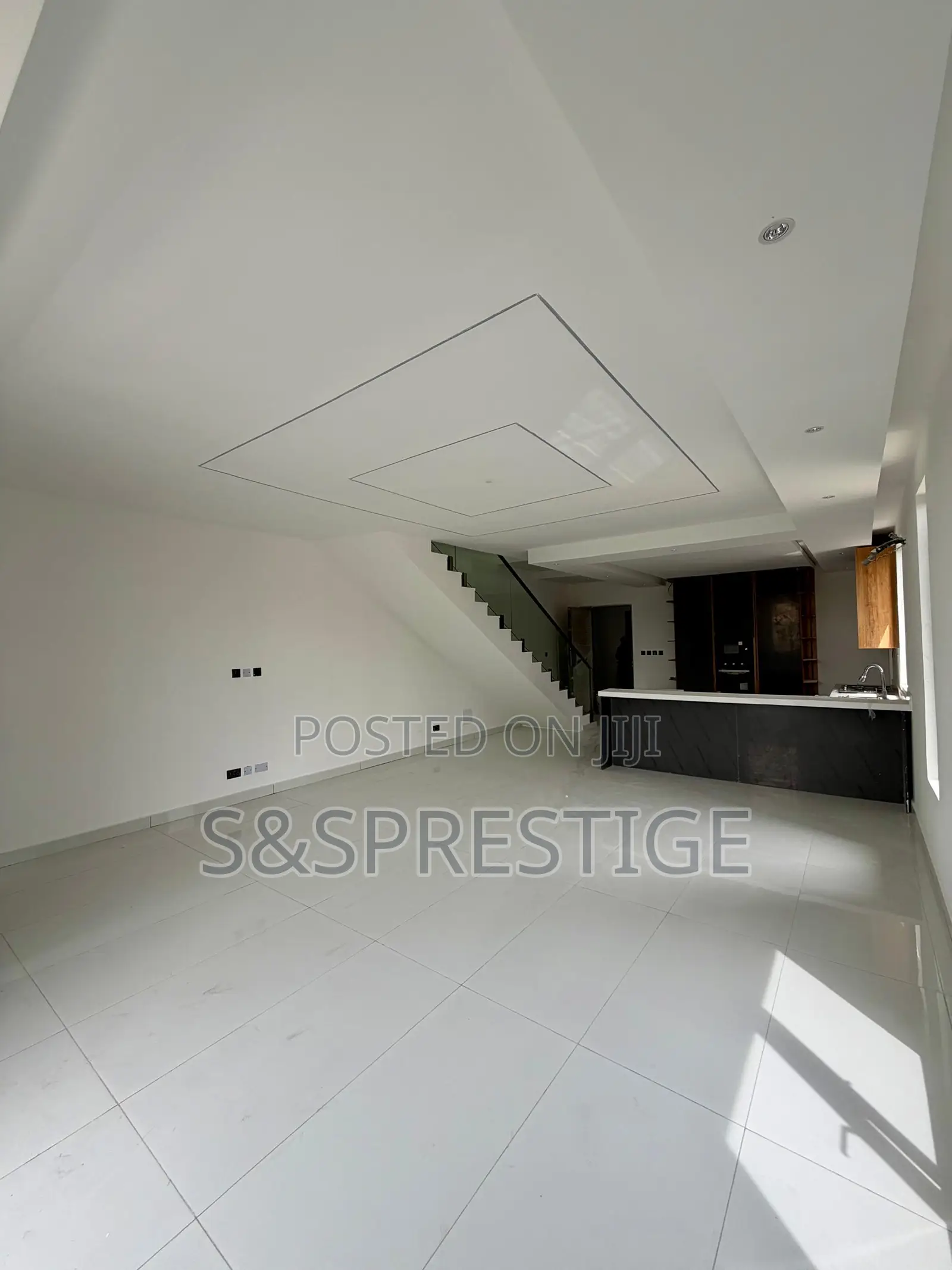 2bdrm Maisonette in Lekki Phase 1 for sale in Lekki Phase 1