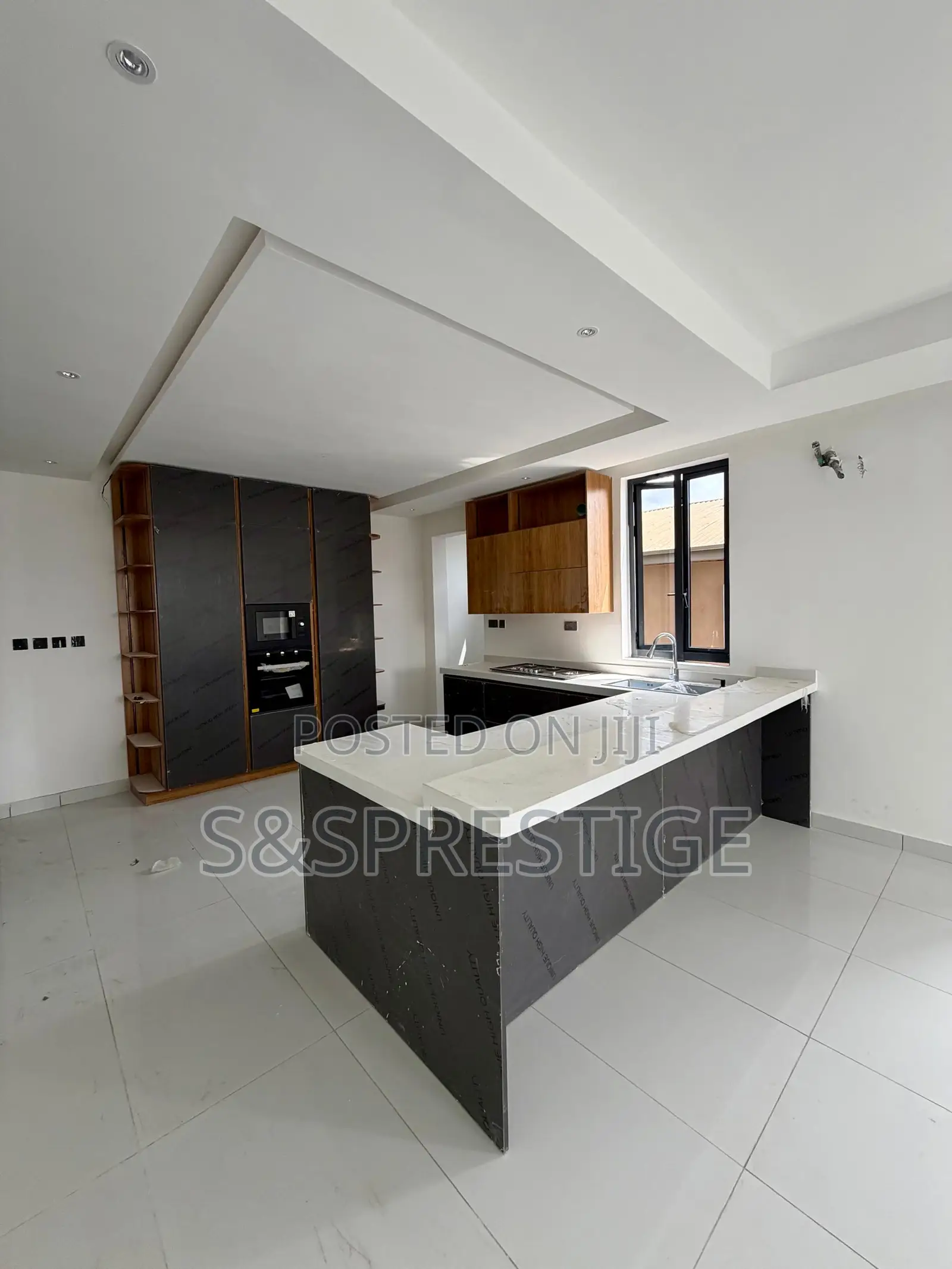 2bdrm Maisonette in Lekki Phase 1 for sale in Lekki Phase 1