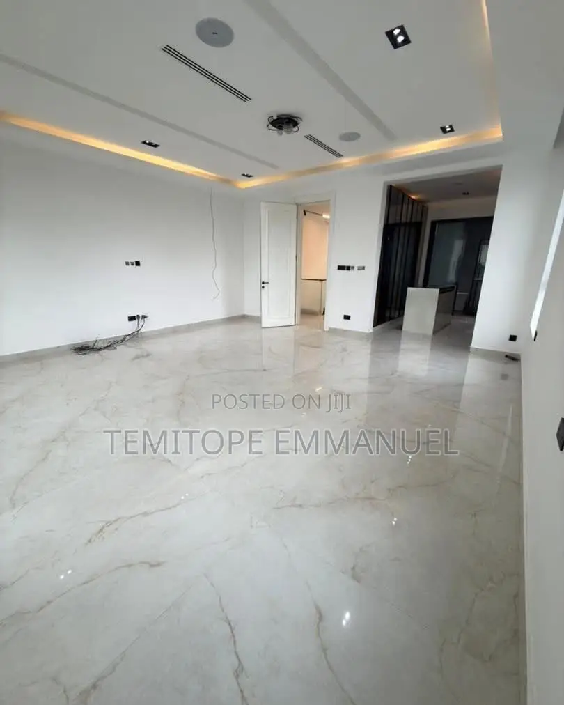 Furnished 5bdrm House in Lekki for sale in Lekki