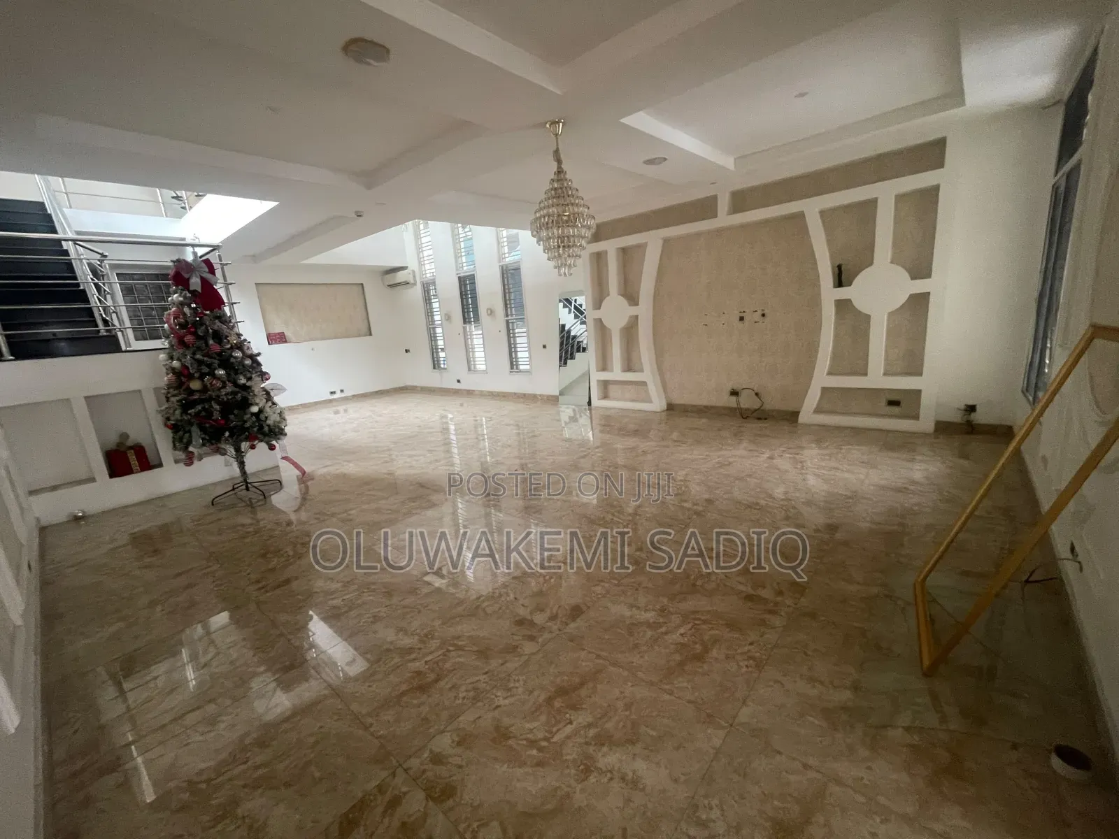 5bdrm House in Off 5 Avenue Banana for rent in Banana Island