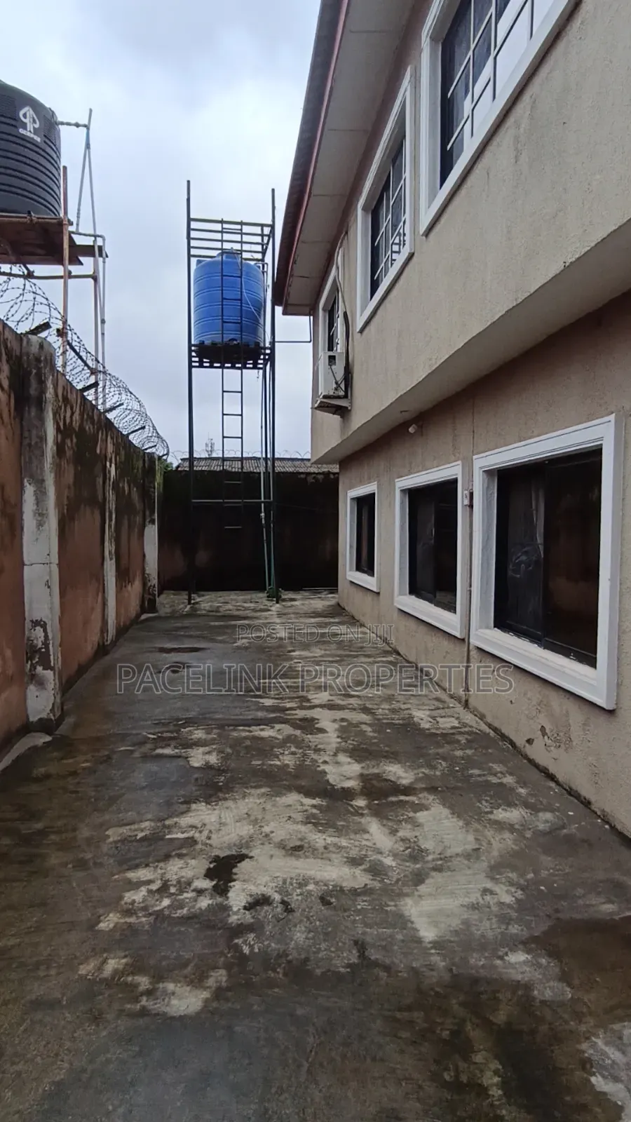 4bdrm Block of Flats in Ipaja / Ipaja for sale in Ipaja / Ipaja