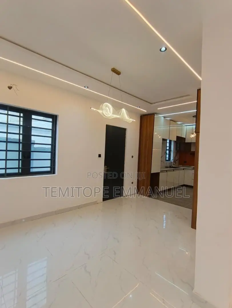 Furnished 5bdrm Duplex in Omole Phase 1 for sale in Omole Phase 1