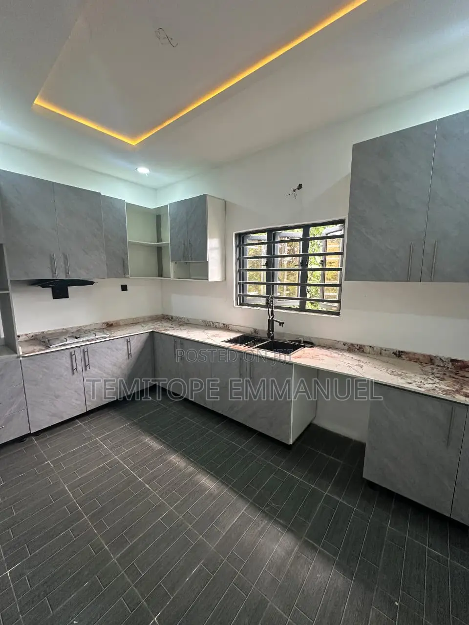 Furnished 4bdrm Duplex in Omole Phase 1 for sale in Omole Phase 1