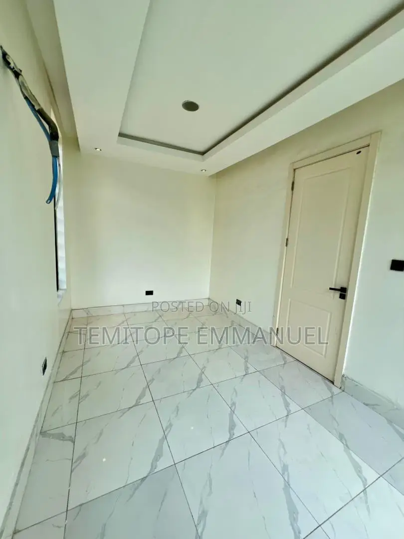 Furnished 5bdrm Duplex in Lekki Phase 1 for sale in Lekki Phase 1
