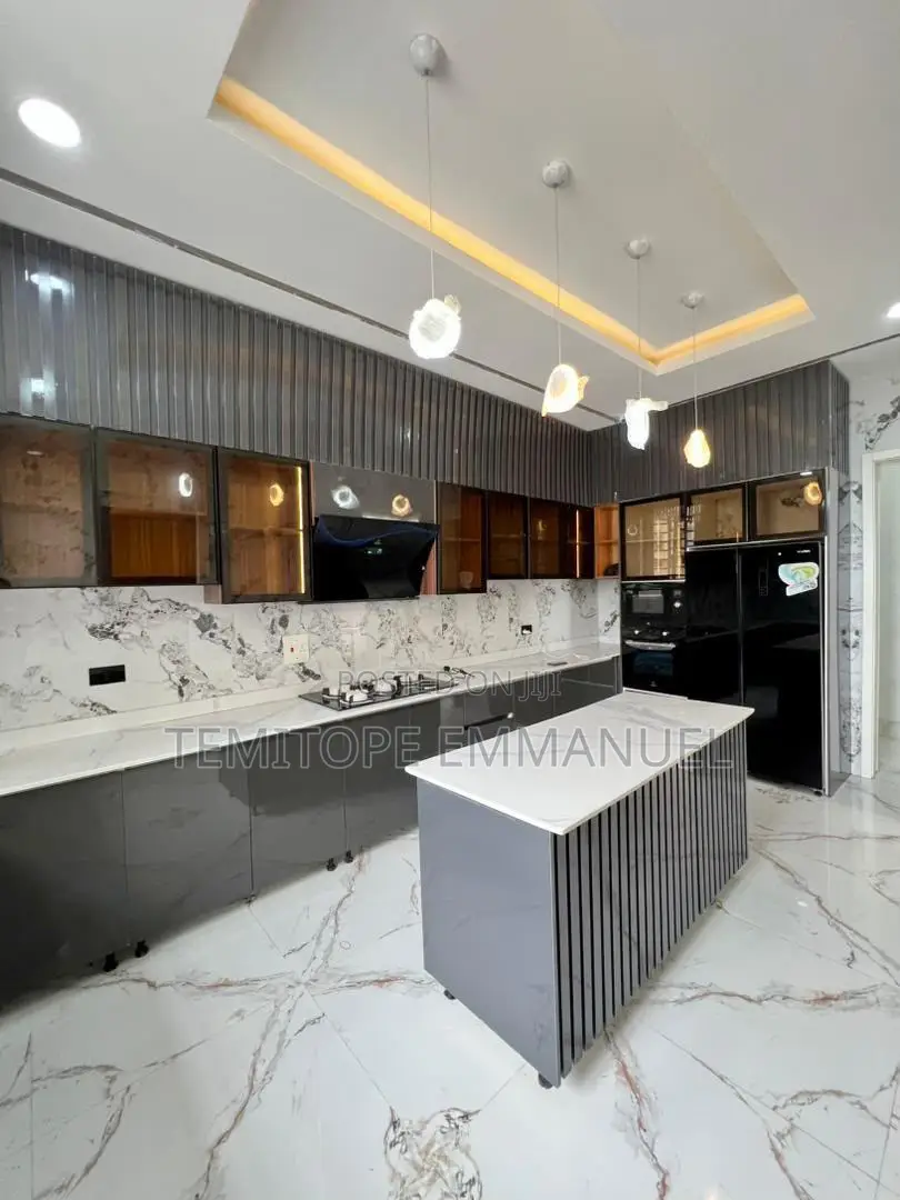 Furnished 5bdrm Duplex in Lekki Phase 1 for sale in Lekki Phase 1