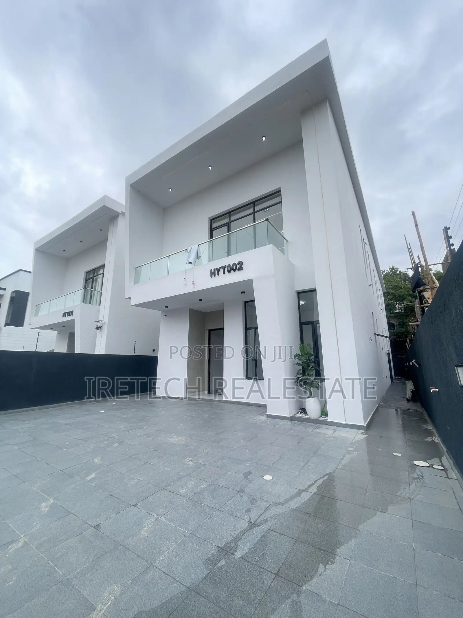 4bdrm Duplex in Chevron In A Secured for sale in Chevron