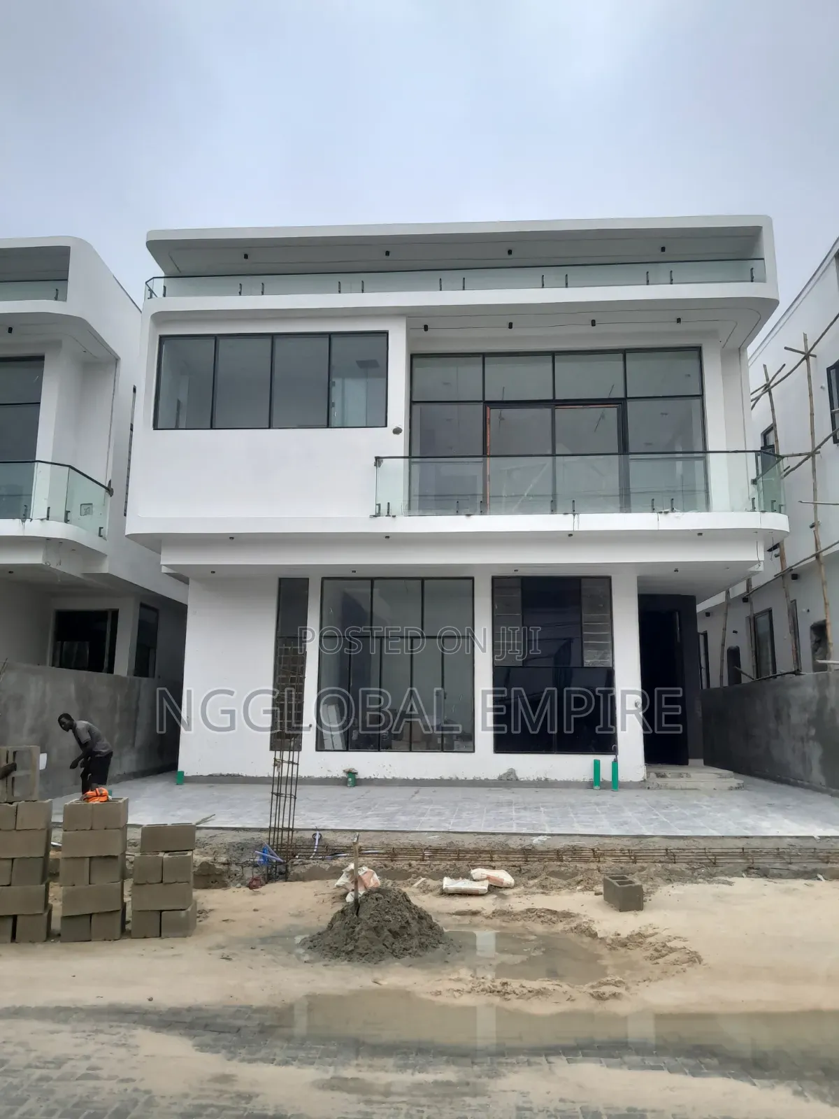 4bdrm Duplex in Royal Pine, Chevron for sale in Chevron