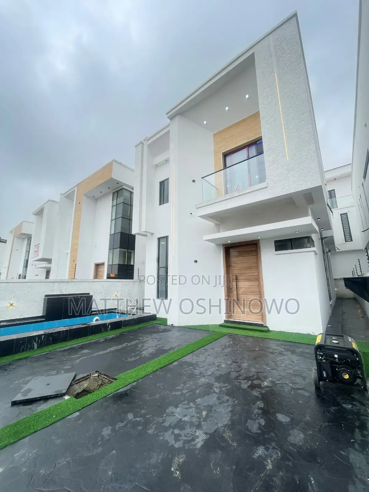 Furnished 4bdrm Duplex in Madam Close, Chevron for sale in Chevron