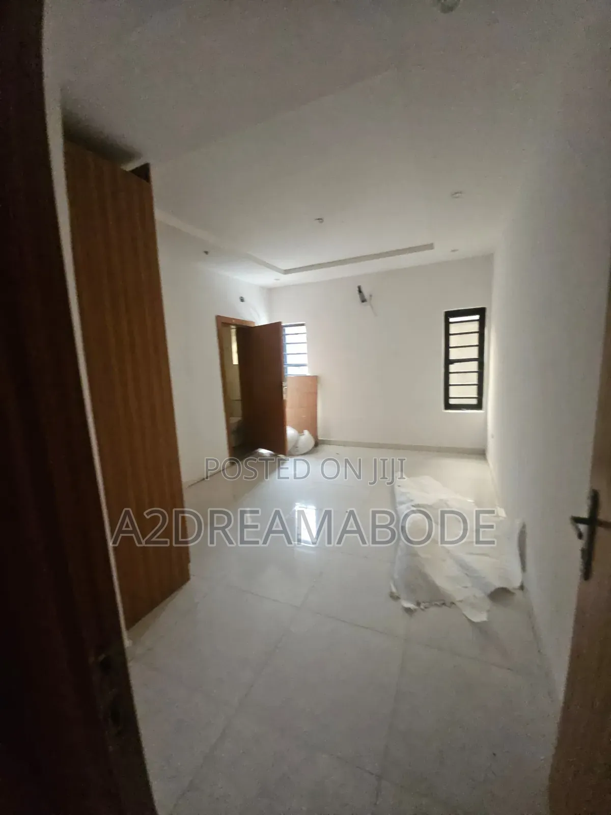 5bdrm Duplex in Omole Phase 2 for rent in Omole Phase 2