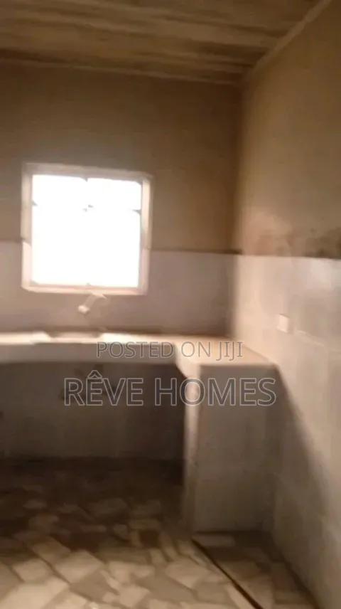 2bdrm Block of Flats in Adekunle for rent in Adekunle