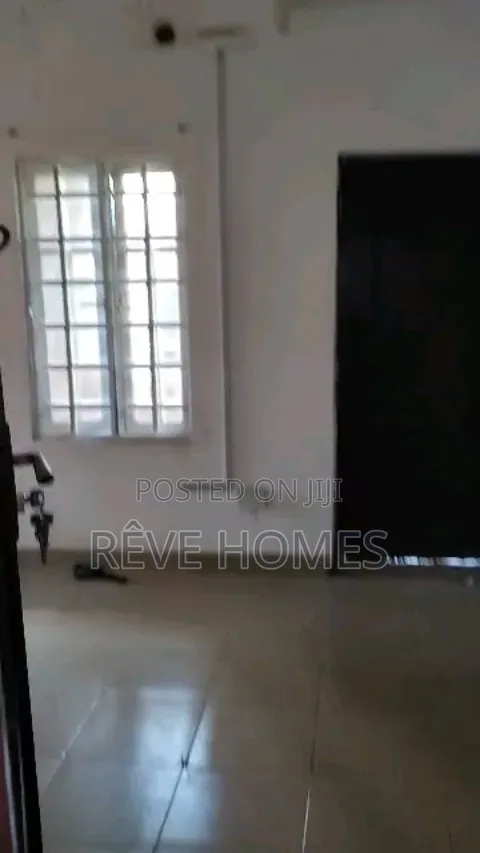 Mini Flat in Adekunle for rent in Adekunle