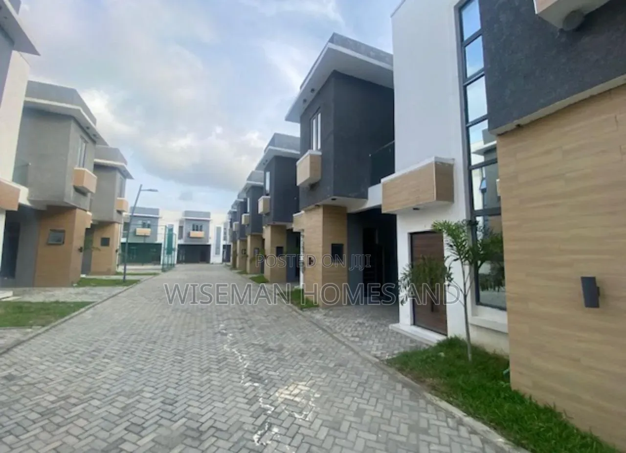 3bdrm Duplex in Lekki Palm City for rent in Ado / Ajah