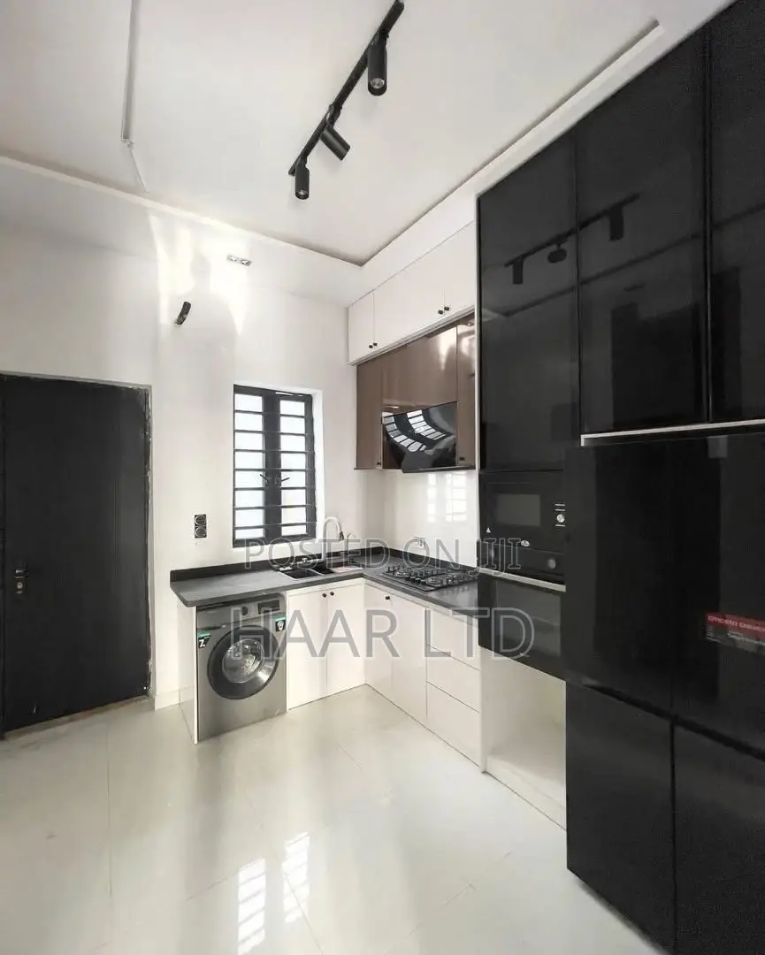 3bdrm Duplex in Ikota for rent in Ikota