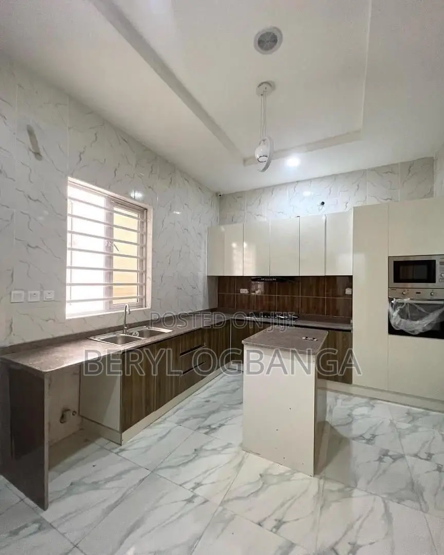 4bdrm Duplex in Lekki Phase 2 for rent in Lekki Phase 2