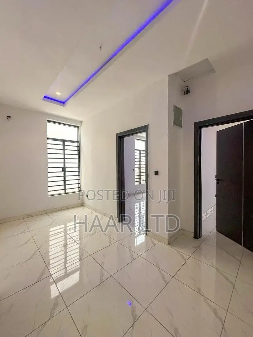 4bdrm Duplex in Ikota for rent in Ikota