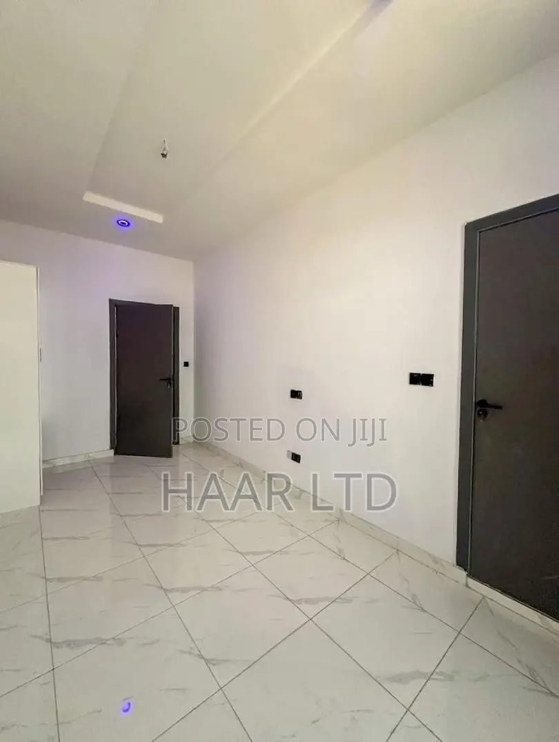 4bdrm Duplex in Ikota for rent in Ikota