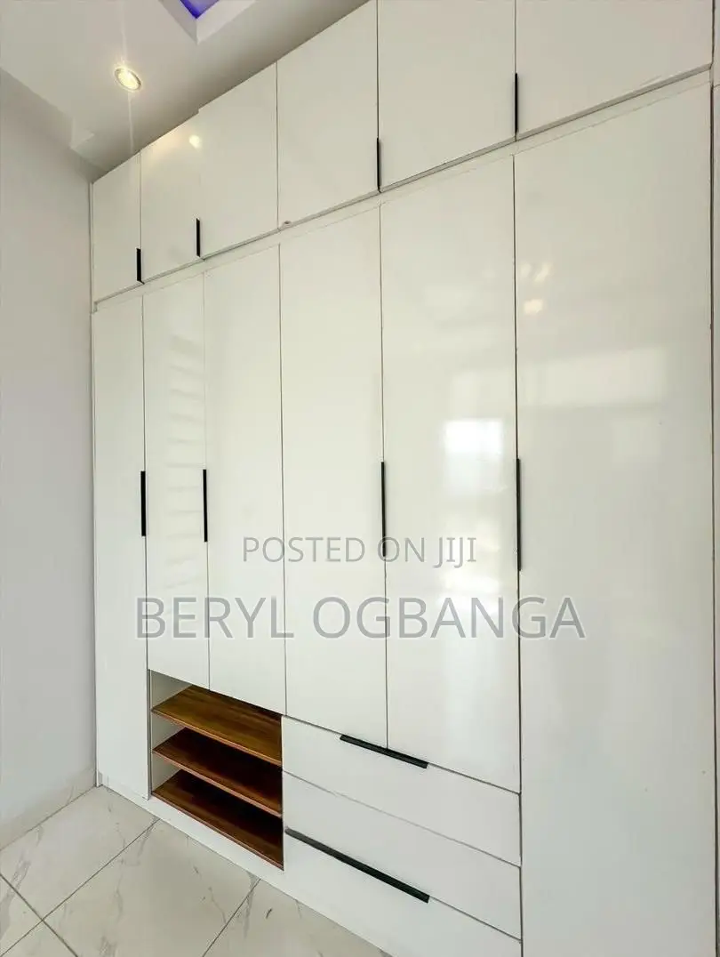 4bdrm Duplex in Ikota for rent in Ikota