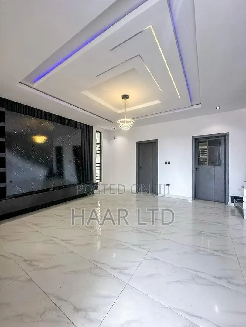 4bdrm Duplex in Ikota for rent in Ikota