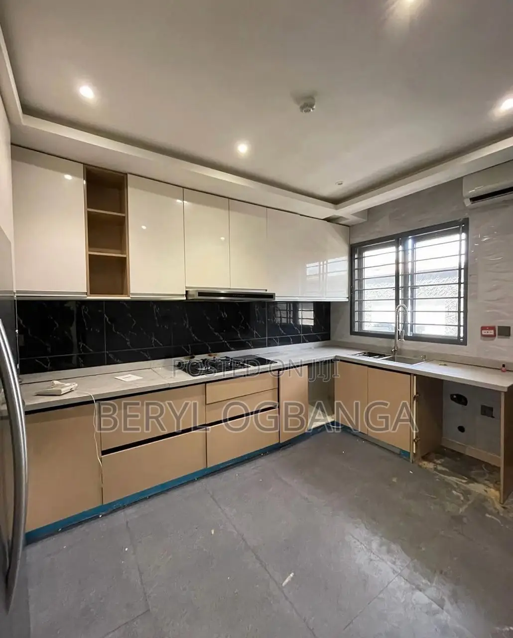 4bdrm Duplex in Lekki Phase 1 for rent in Lekki Phase 1