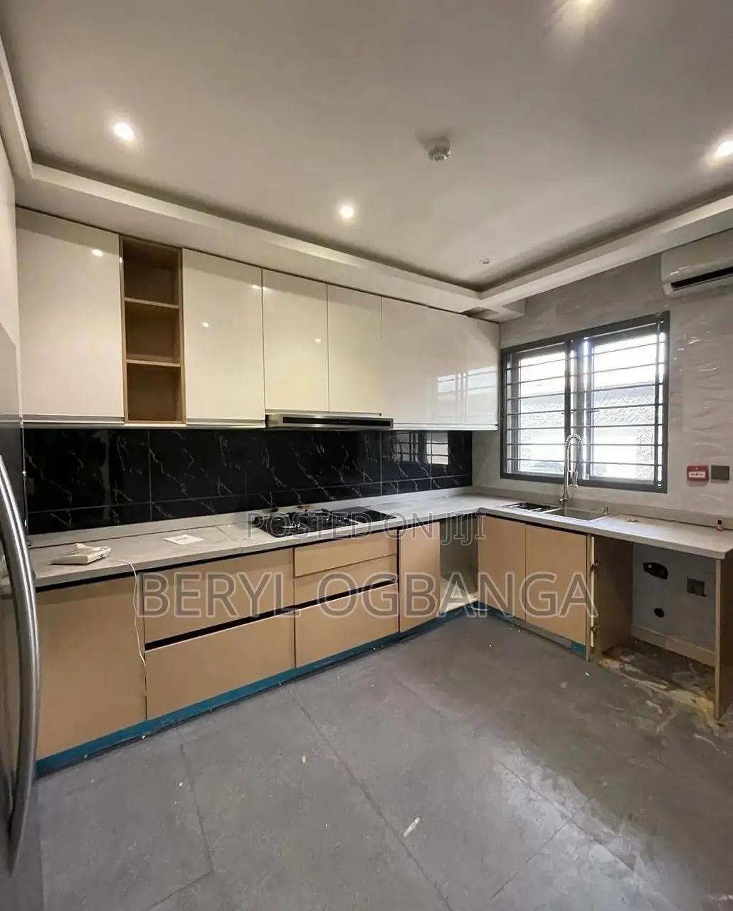 4bdrm Duplex in Lekki Phase 1 for rent in Lekki Phase 1