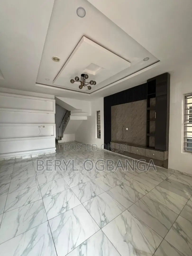 4bdrm Duplex in Lekki Phase 2 for rent in Lekki Phase 2