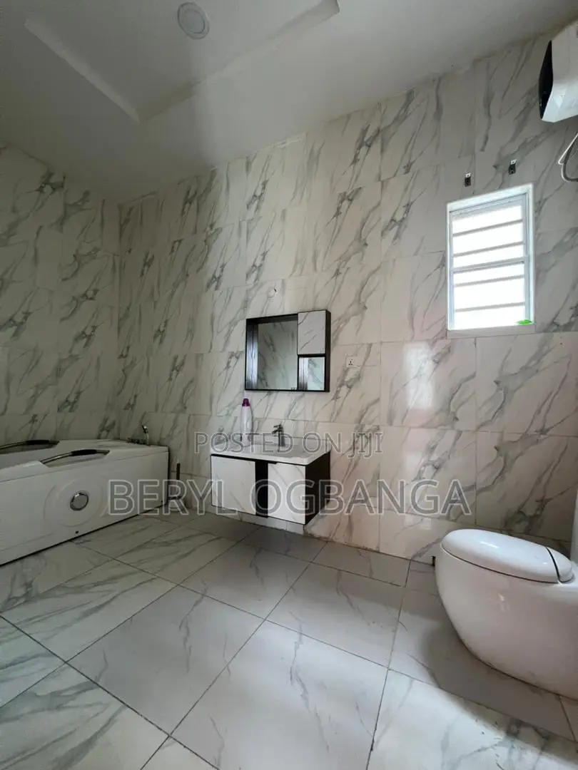 4bdrm Duplex in Lekki Phase 2 for rent in Lekki Phase 2