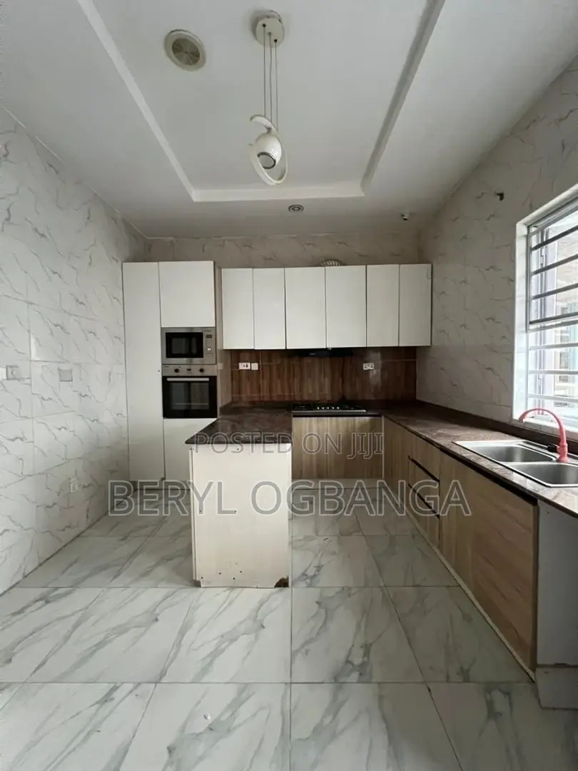 4bdrm Duplex in Lekki Phase 2 for rent in Lekki Phase 2