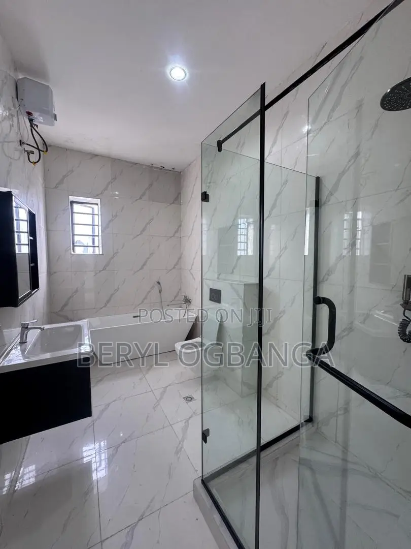 4bdrm Duplex in Lekki Phase 2 for rent in Lekki Phase 2