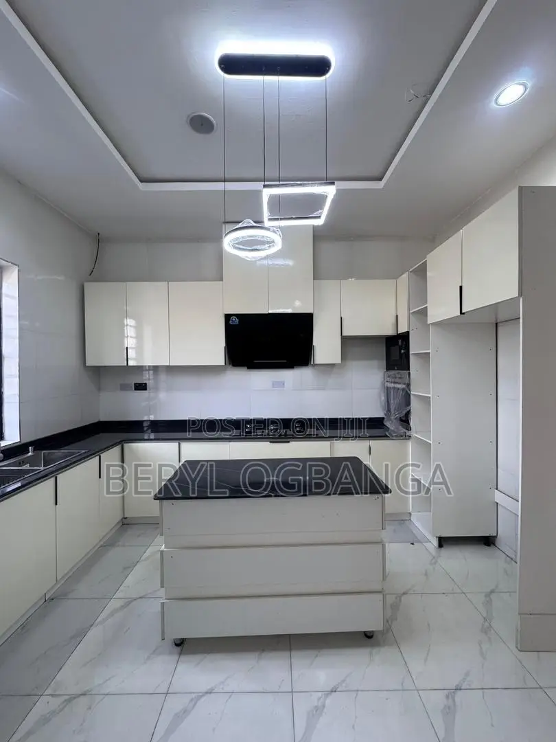 4bdrm Duplex in Lekki Phase 2 for rent in Lekki Phase 2