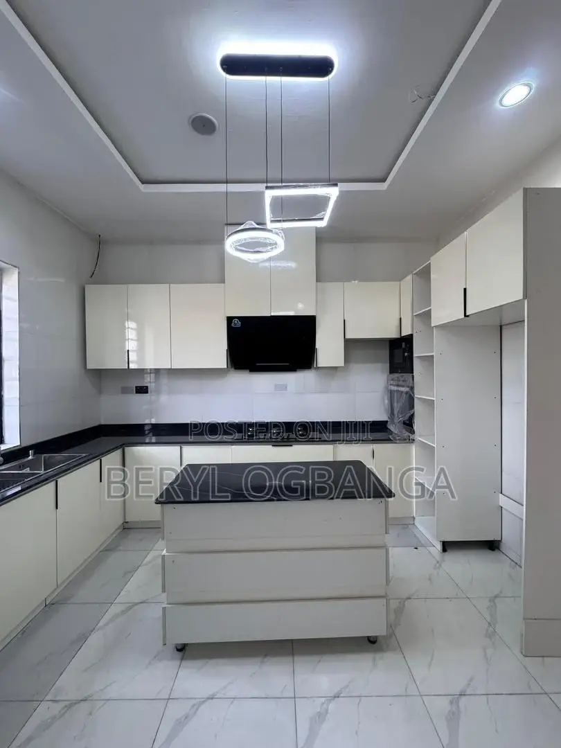 4bdrm Duplex in Lekki Phase 2 for rent in Lekki Phase 2