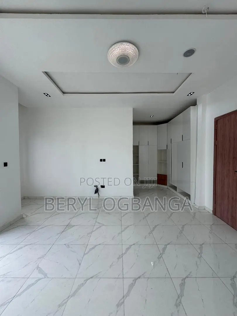4bdrm Duplex in Lekki Phase 2 for rent in Lekki Phase 2