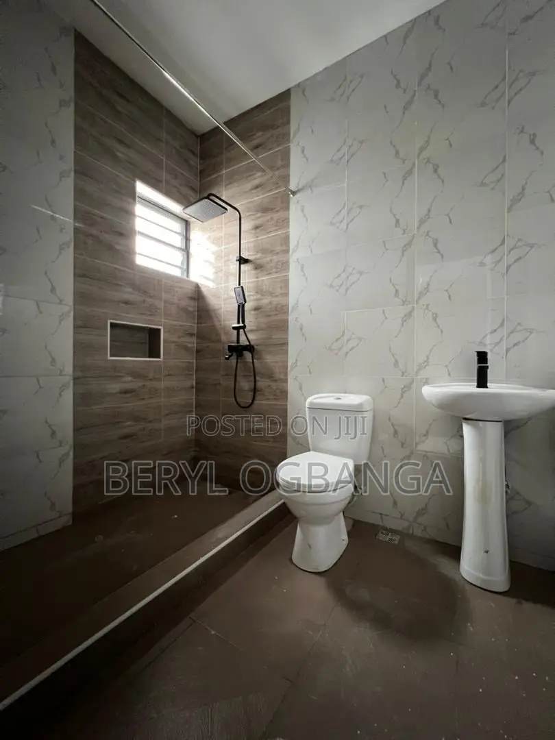 4bdrm Duplex in Lekki Phase 2 for rent in Lekki Phase 2