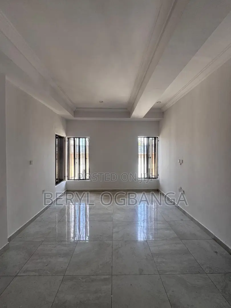 4bdrm Duplex in Ikota for rent in Ikota