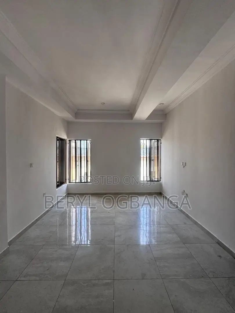 4bdrm Duplex in Ikota for rent in Ikota