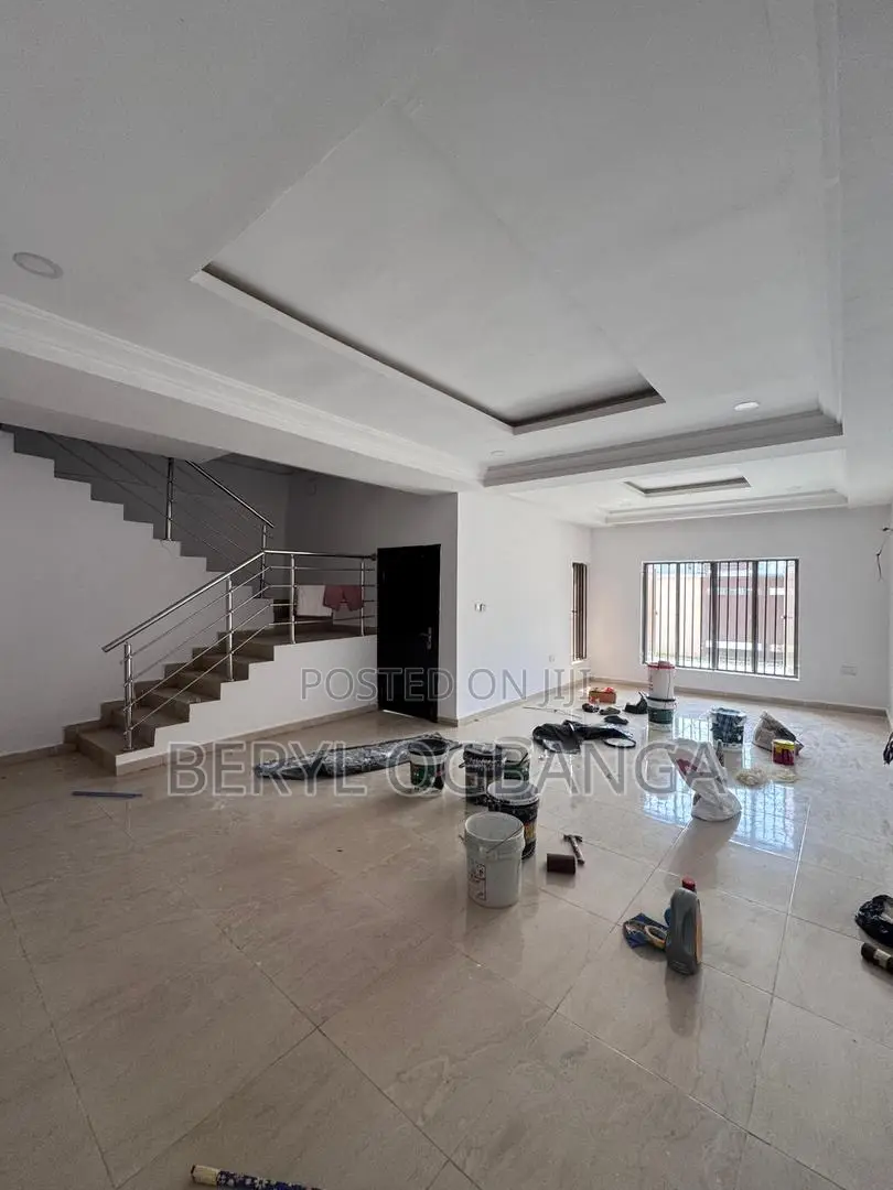 4bdrm Duplex in Ikota for rent in Ikota