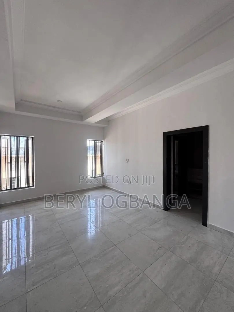 4bdrm Duplex in Ikota for rent in Ikota