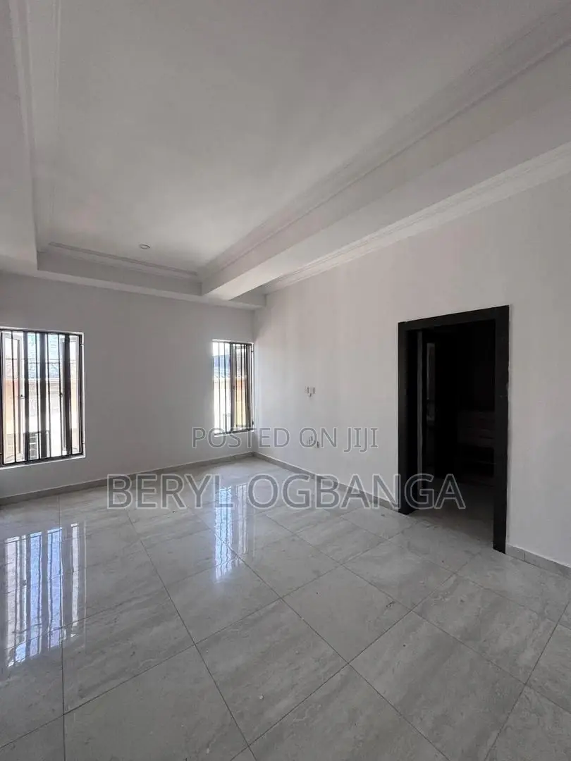 4bdrm Duplex in Ikota for rent in Ikota
