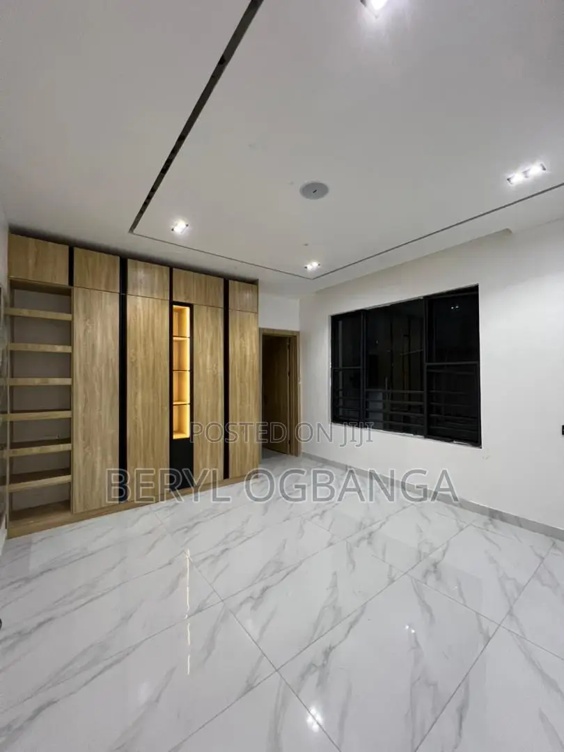 2bdrm Apartment in Lekki Phase 2 for sale in Lekki Phase 2