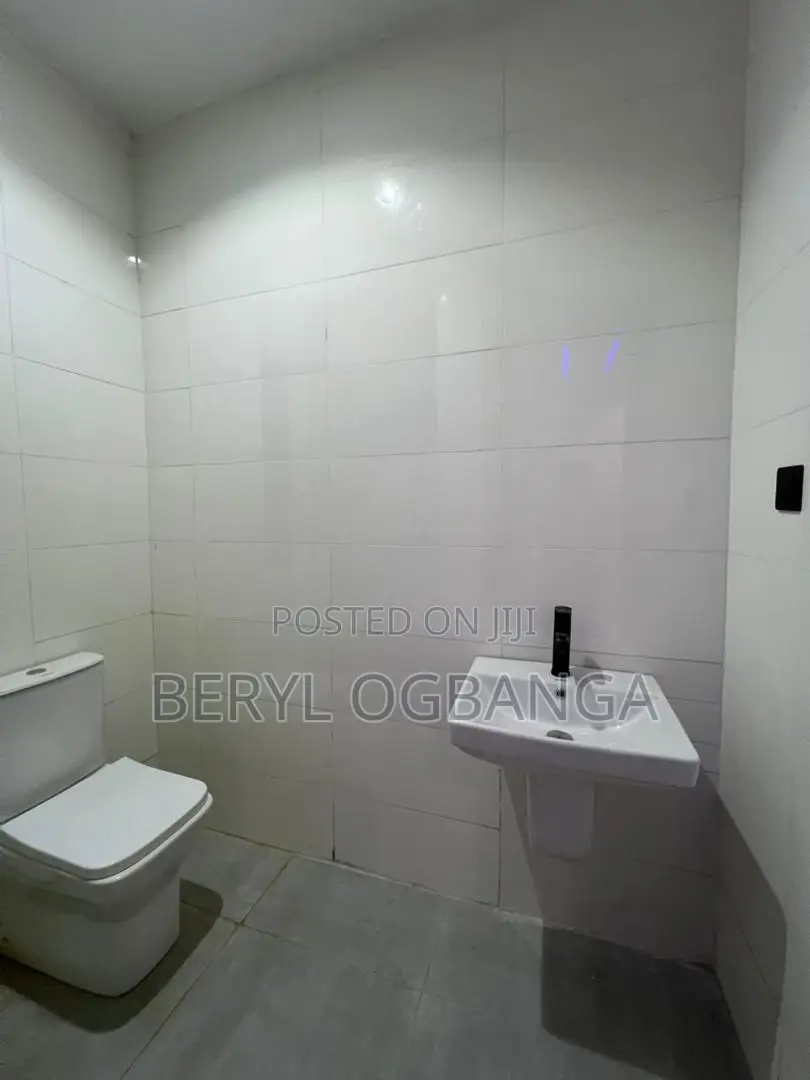 2bdrm Apartment in Lekki Phase 2 for sale in Lekki Phase 2