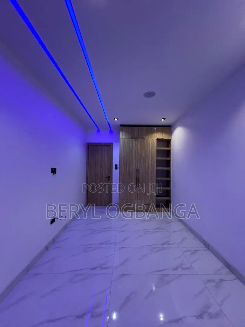 2bdrm Apartment in Lekki Phase 2 for sale in Lekki Phase 2