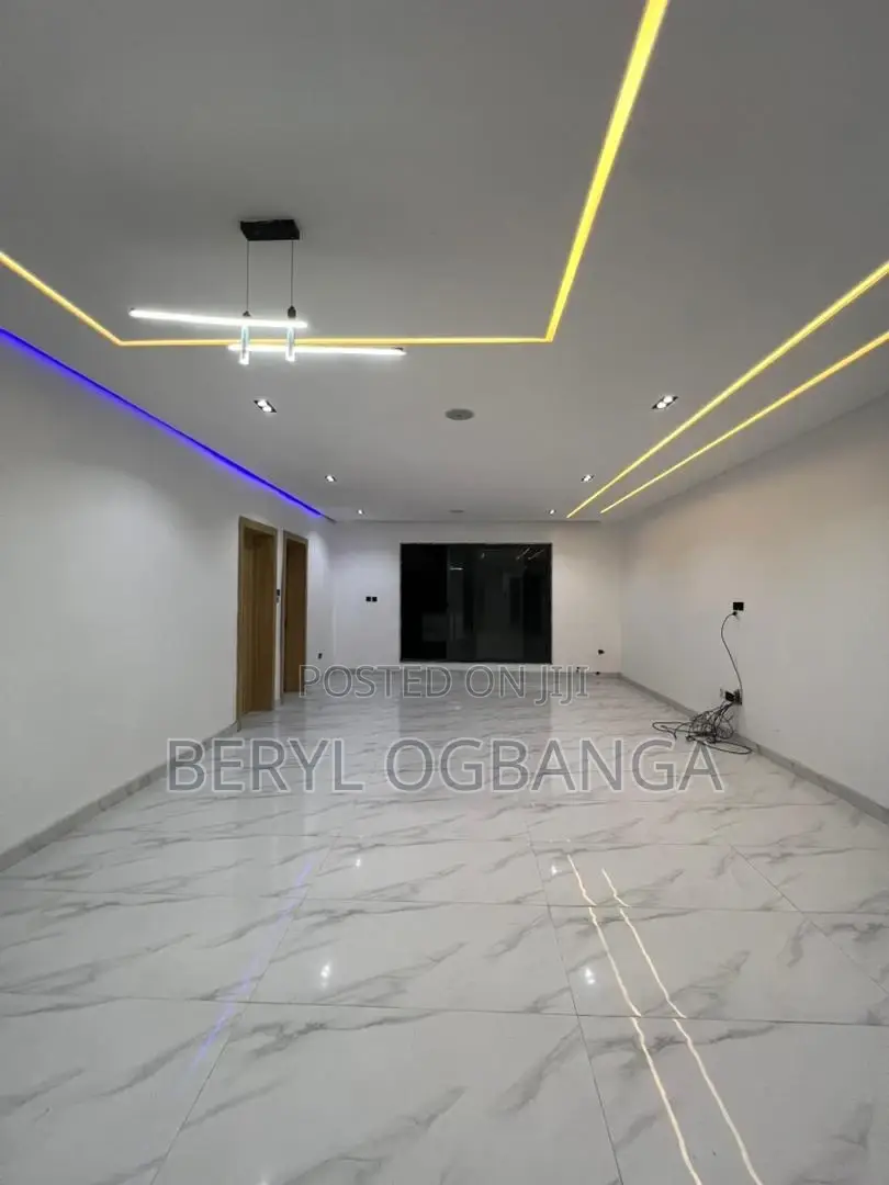 2bdrm Apartment in Lekki Phase 2 for sale in Lekki Phase 2