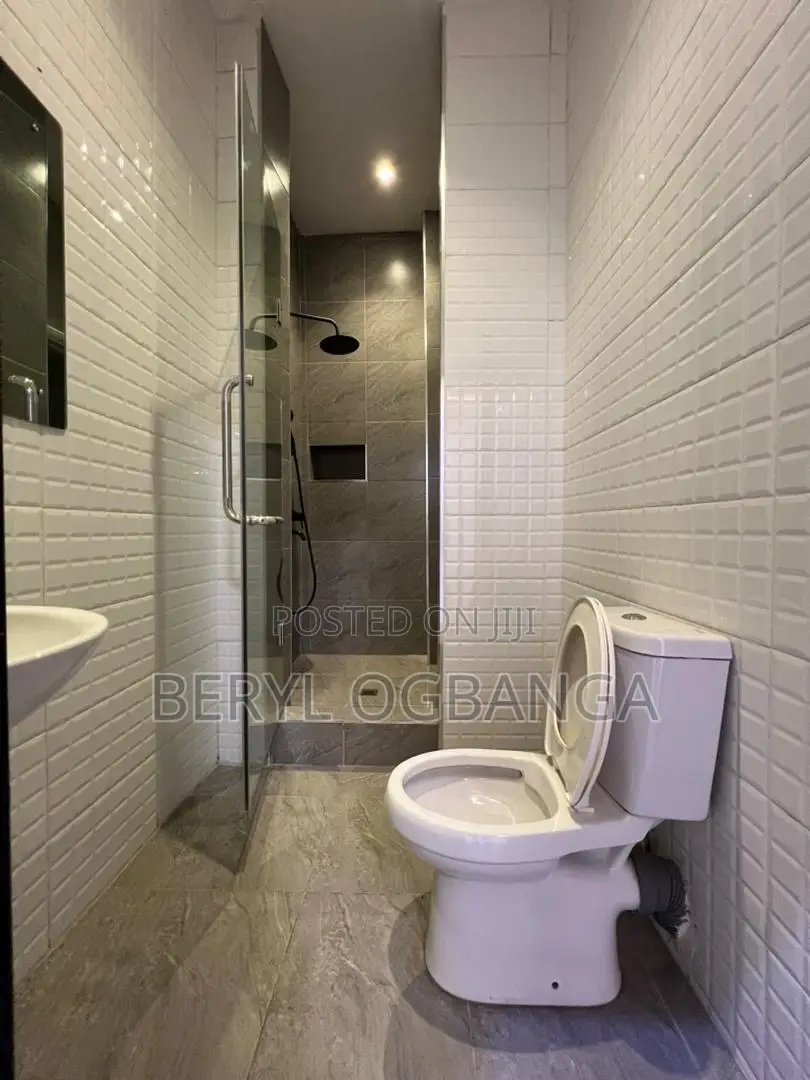 2bdrm Apartment in Lekki Phase 1 for rent in Lekki Phase 1