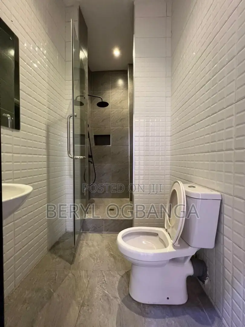 2bdrm Apartment in Lekki Phase 1 for rent in Lekki Phase 1