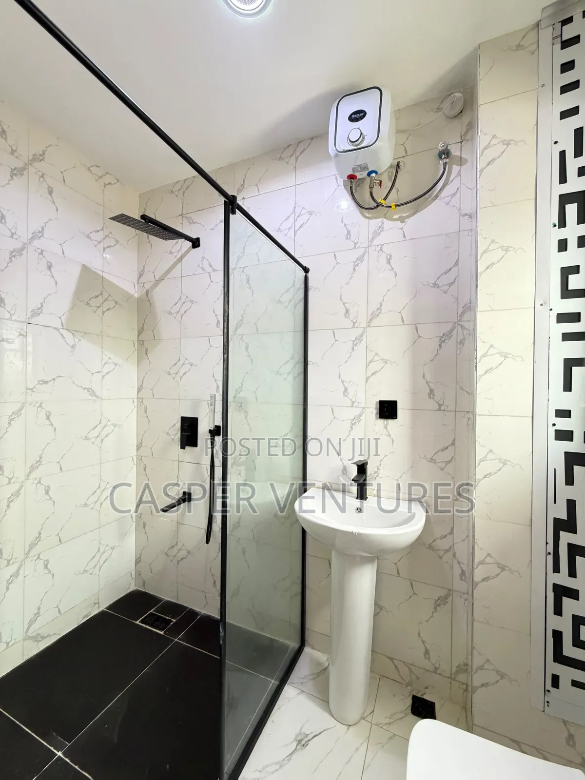 2bdrm Block of Flats in Freedom Way, Lekki Phase 1 for sale in Lekki Phase 1